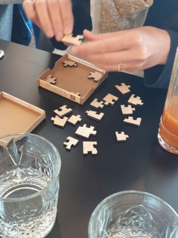 Lamamics lance le puzzle en bois pour l'apéro : défi tes amis sur ce challenge, dans un bar, au restaurant, pour un max de fun
