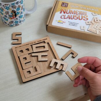 Numerus Clausus – Casse-tête en bois - sauras tu placer tous les chiffres dans le cadre ? jeu fabriqué en France