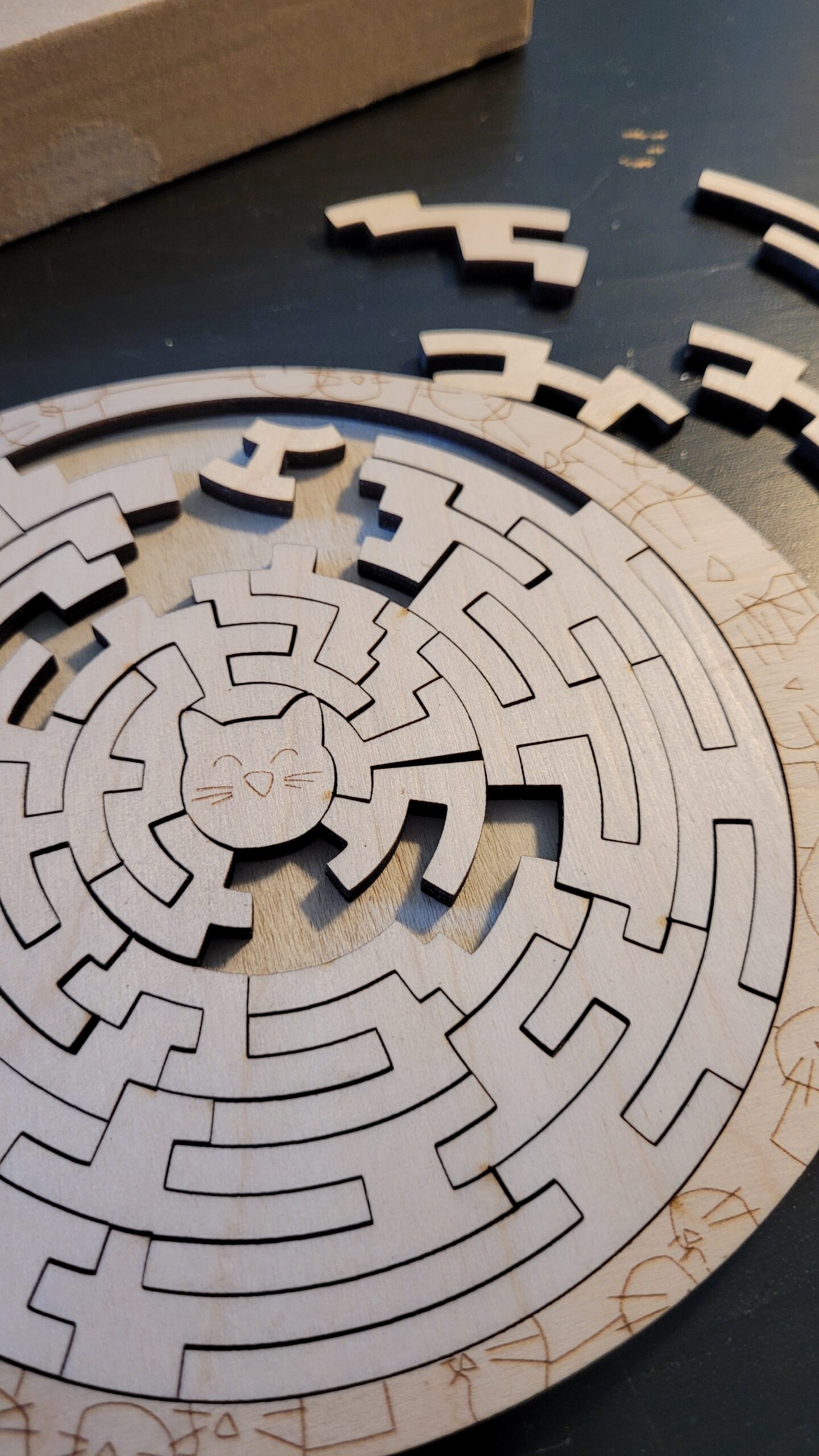 Ronds-ronds - Le grand cercle des chats - puzzle en bois imaginé et fabriqué en France, puzzle concentrique, puzzle en bois