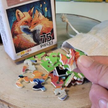 Puzzle d'art, puzzle engagé en bois, pour le vivant. Découpé à la main, découpe unique. Fabriqué en France près de Nantes. 2 renards en forêt, 75 pièces , puzzle pour méditation, puzzle pour passionnés