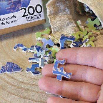 Puzzle d'art, puzzle engagé en bois, pour le vivant. Découpé à la main, découpe unique. Fabriqué en France près de Nantes. Balade oceane, la mer, 200 pièces, puzzle pour méditation, puzzle pour passionnés